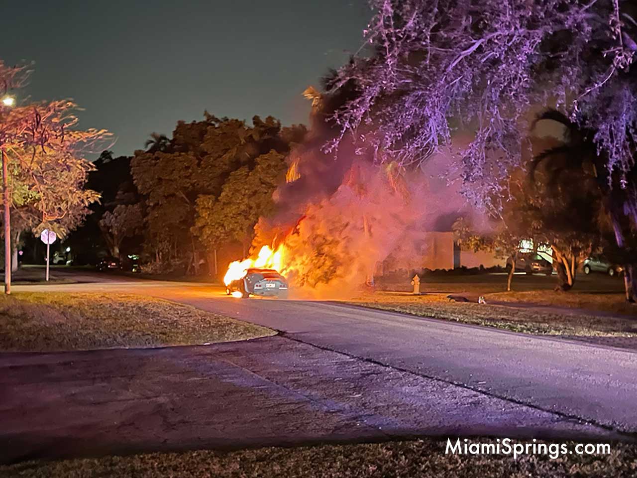 Marcos GT catches fire in Miami Springs