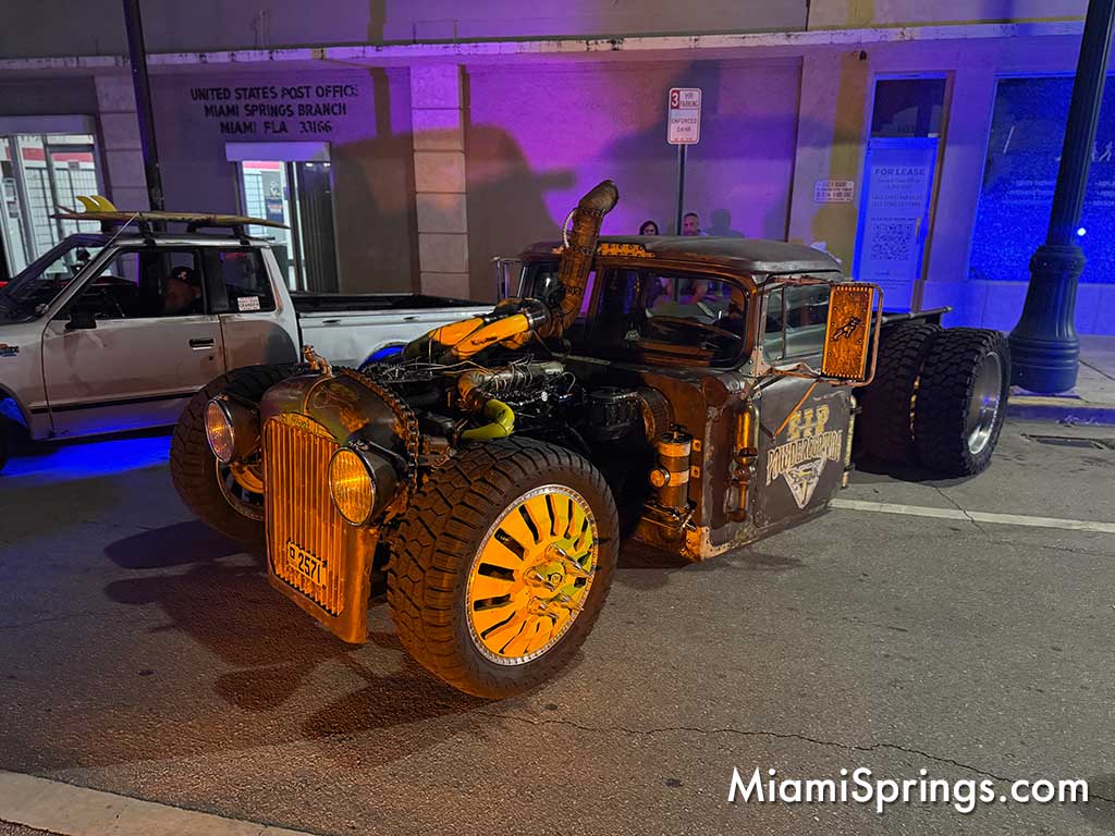 Classic Cars at the 2025 River Cities Festival (Photo Credit: MiamiSprings.com)