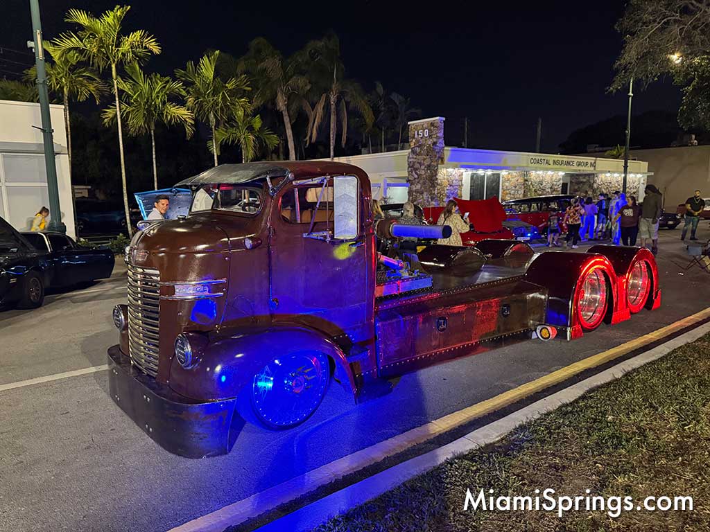 Classic Cars at the 2025 River Cities Festival (Photo Credit: MiamiSprings.com)