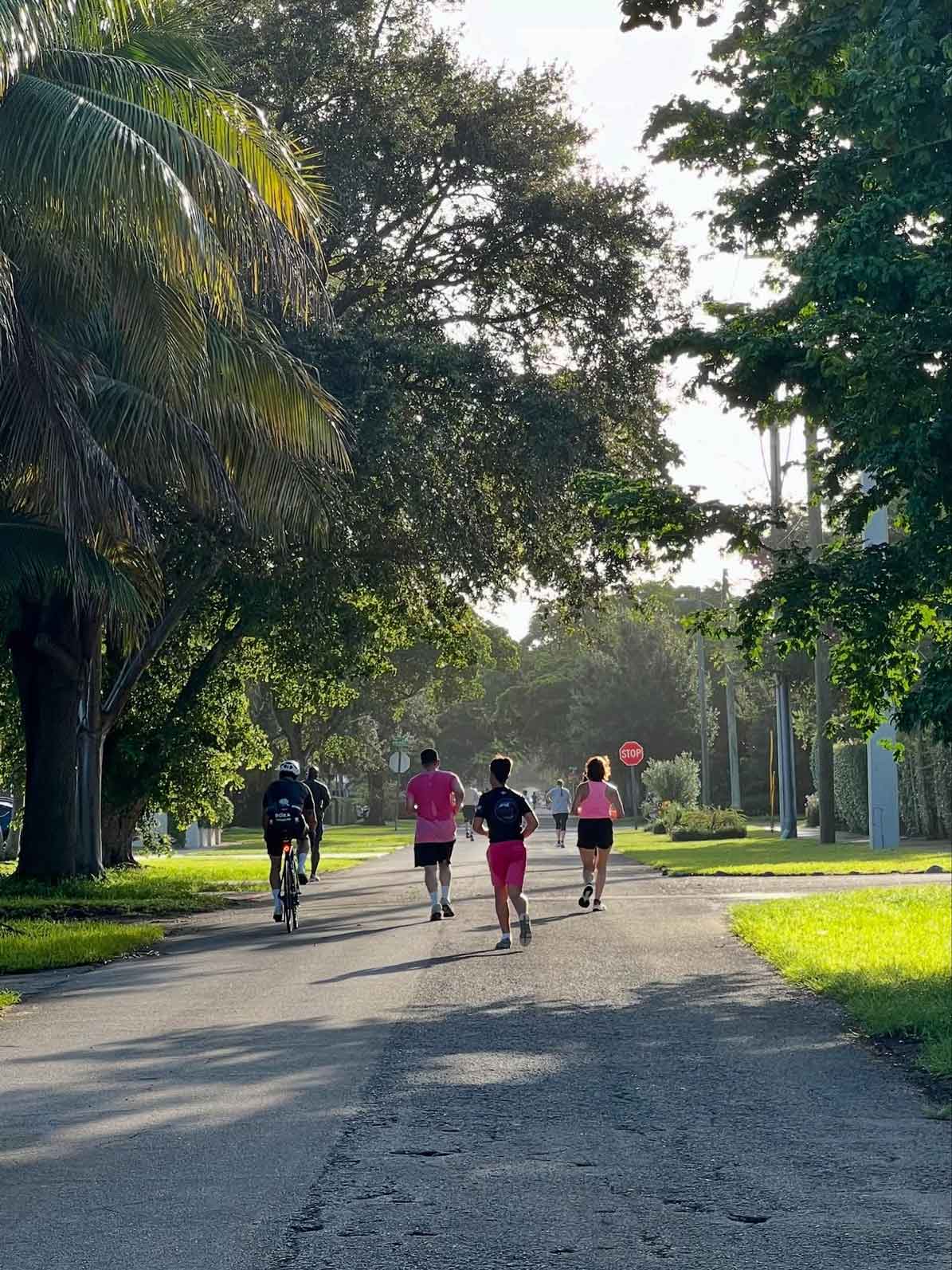 Miami Springs Run with a Cop Event (photo credit: @MiamiSpringsPD)