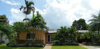 For Sale: 3 Bed , 2.5 Bath $489,000