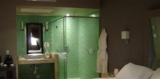 Gunpoint Robbery at Miami Springs Hotel