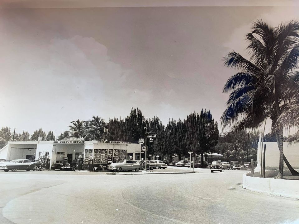 1956 photo of Jim Curry’s Standard Oil Service Station on the Miami Springs Circle at 1 Palmetto Drive.