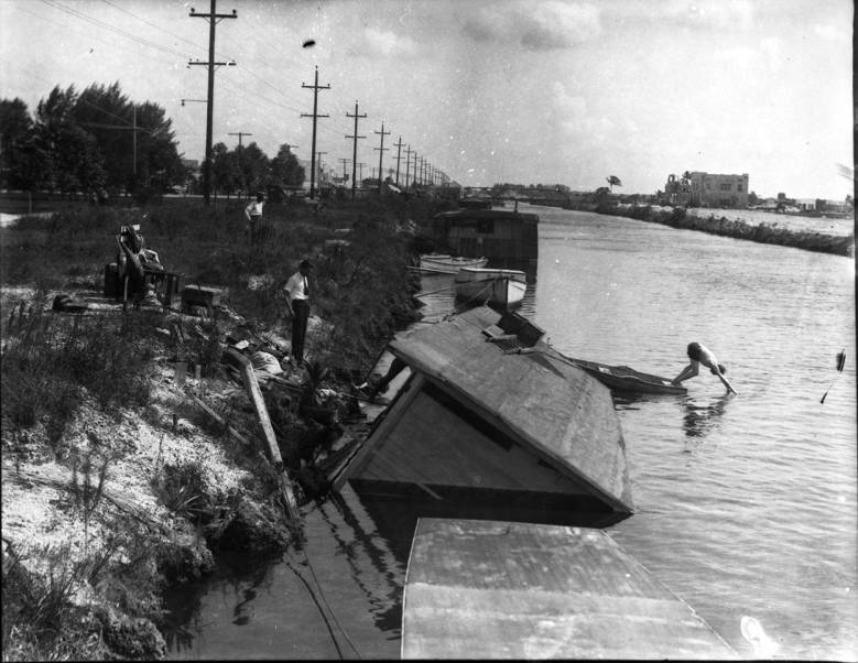 HOUSEBOAT SUNK ON MIAMI CANAL AT HIALEAH 1925