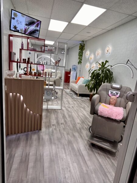 Eyelash salon