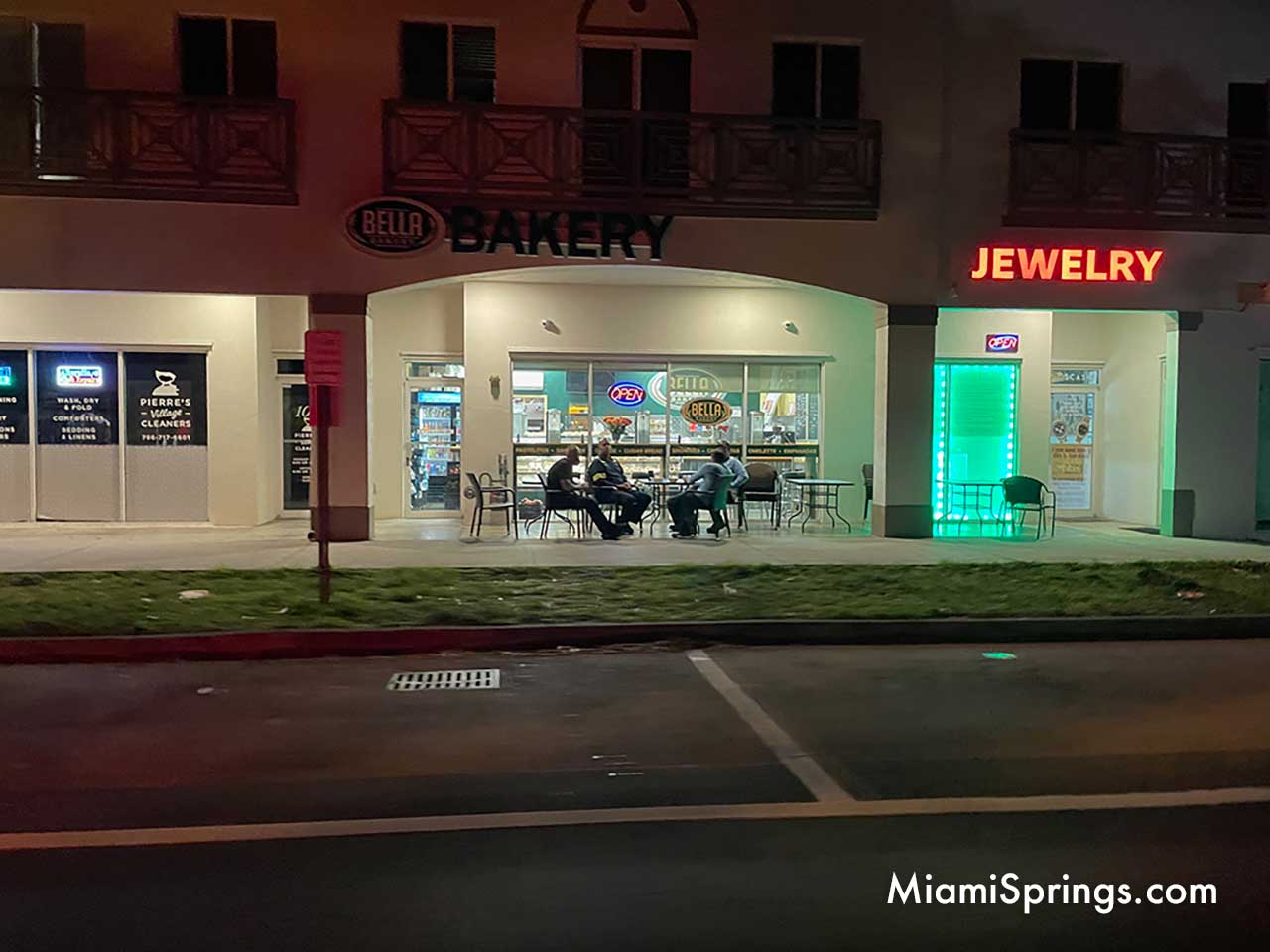 Bella's Bakery in Miami Springs