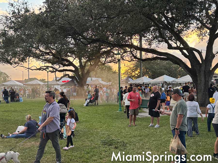 Howl-o-Springs Halloween on the Circle Event