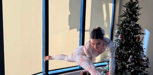 Contortionist at the Aerialbatics Grand Opening Event