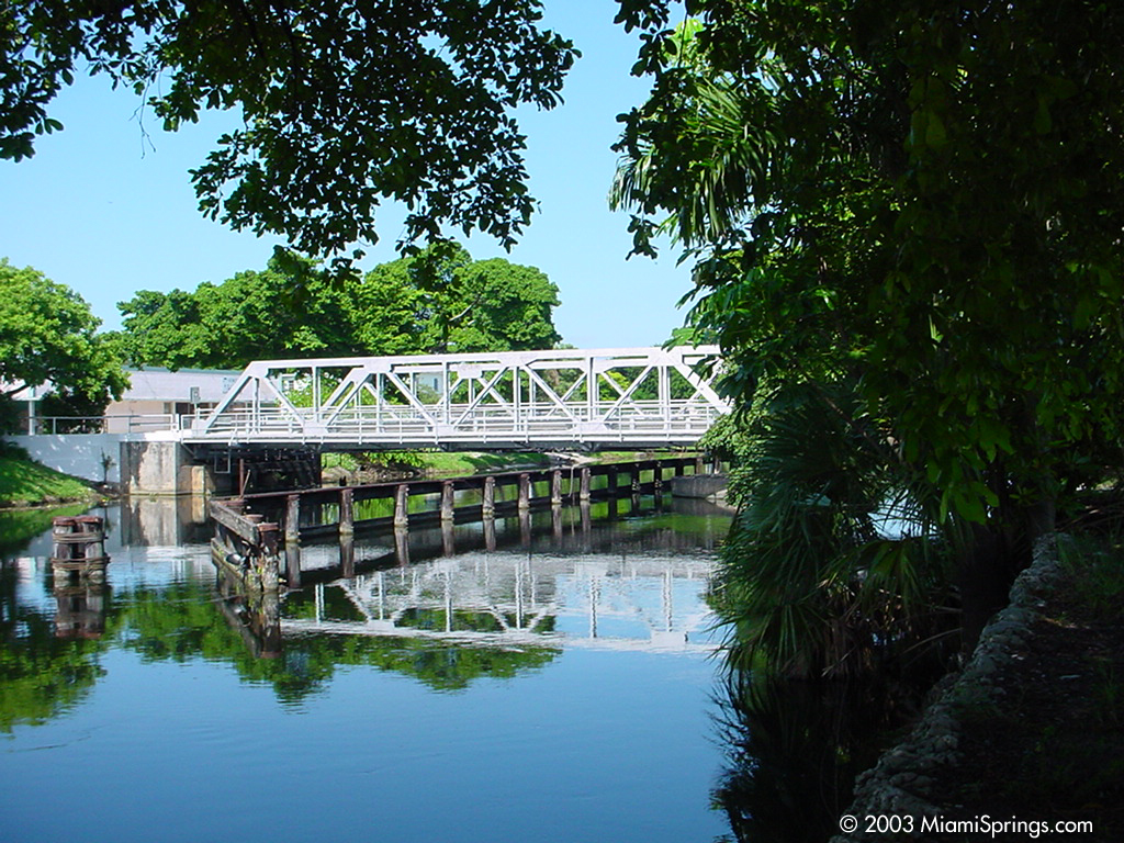 Miami Springs Incoming Swing Bridge - Circa 2003 - MiamiSprings.com