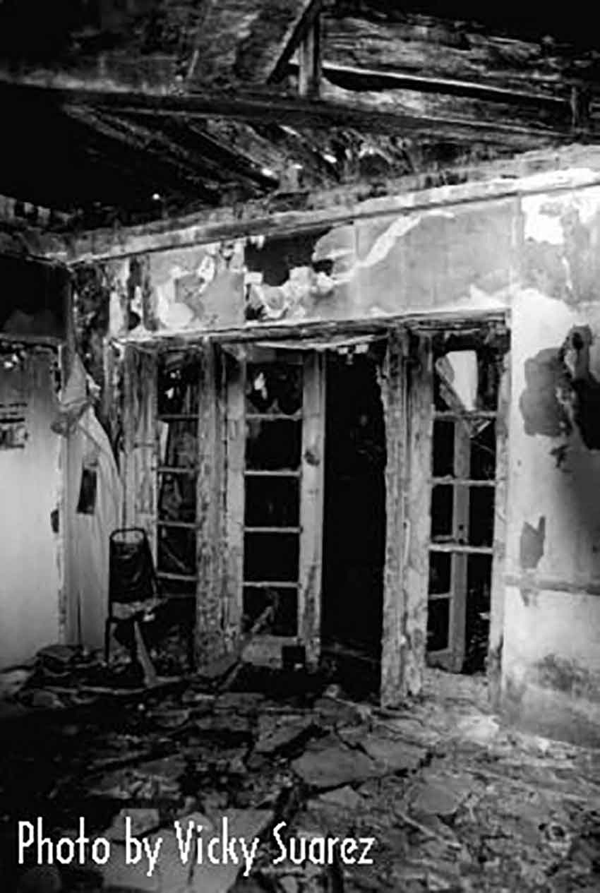 Curtiss Mansion was in ruins in the late '90s